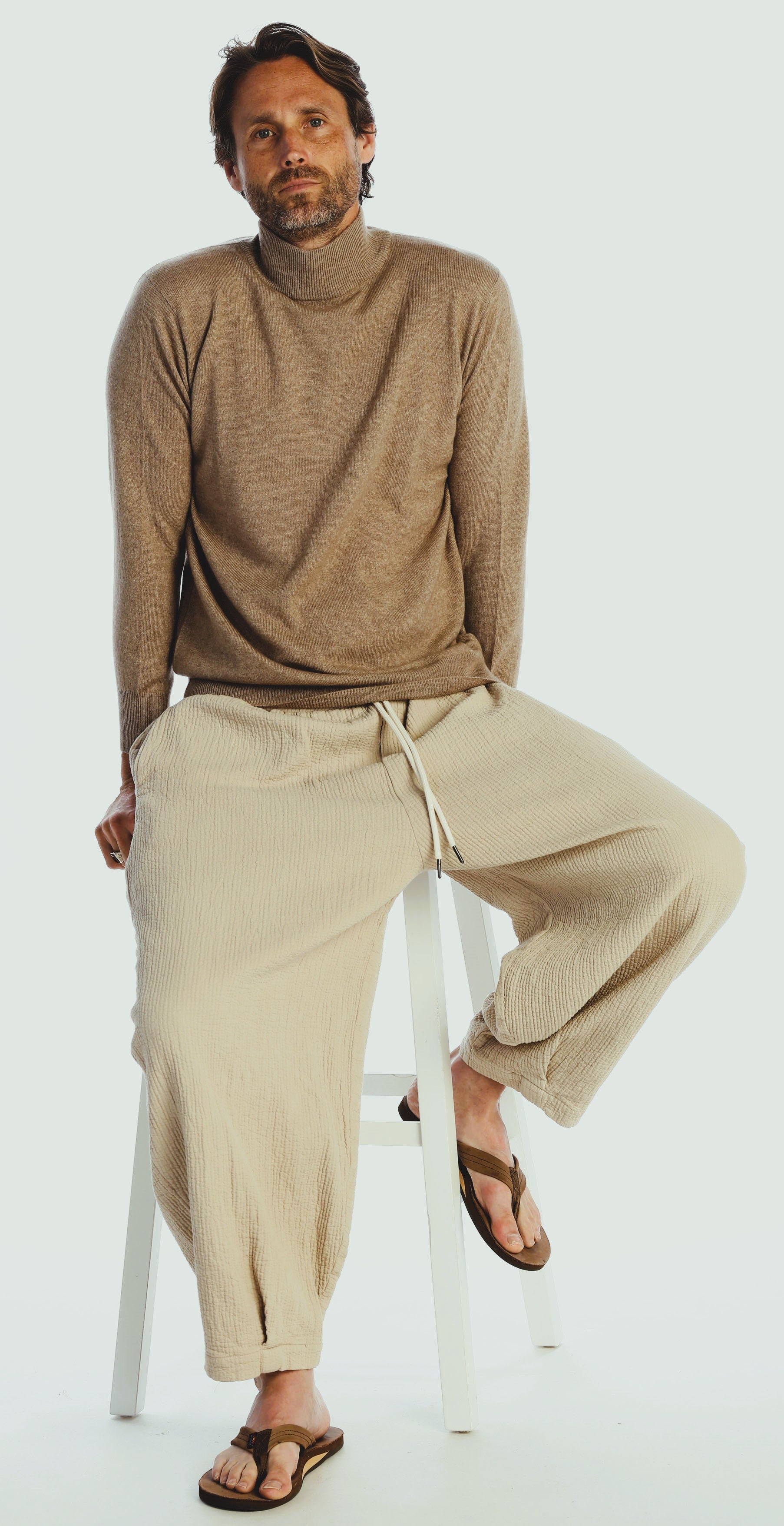 Azariah's Cashmere mock neck light sweater Mocha